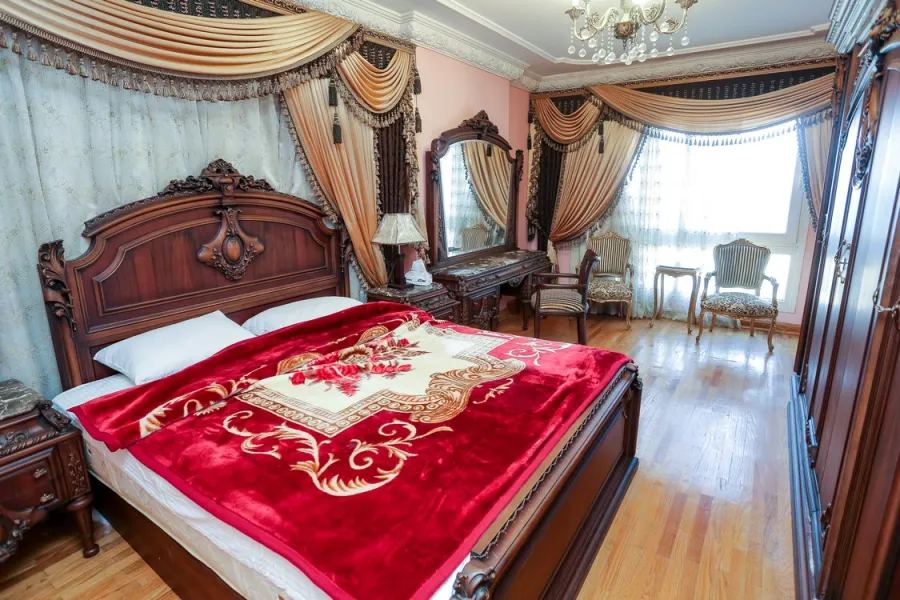 شقة للبيع 260 م سابا باشا (على البحر مباشرة)