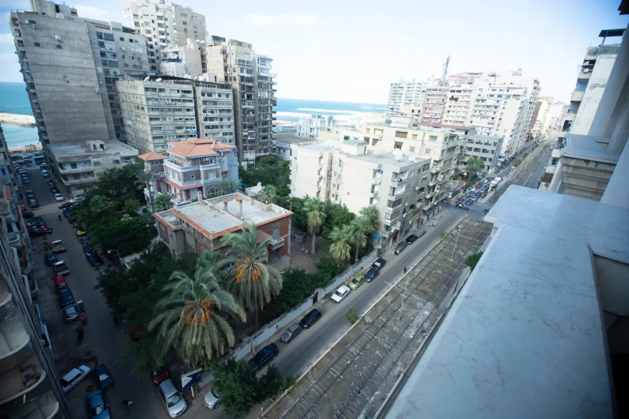 شقة للبيع 277م جليم(علي الترام مباشرة)