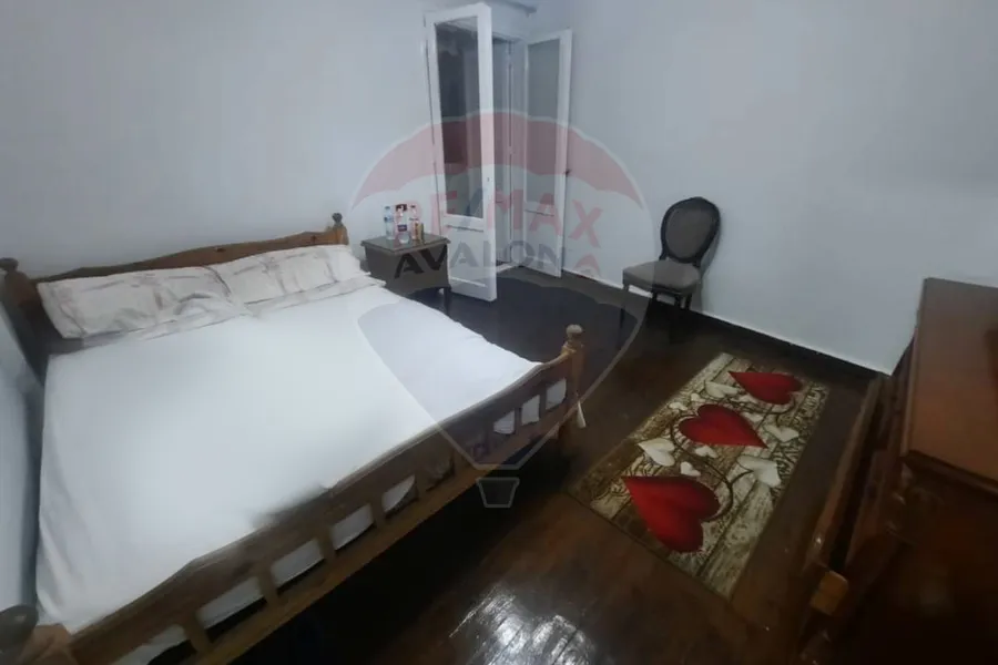 شقة للبيع 160 م كفر عبده  (ش ميناء )