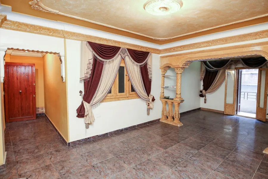 شقة للبيع 170م العصافرة بحري (متفرع من البحر)