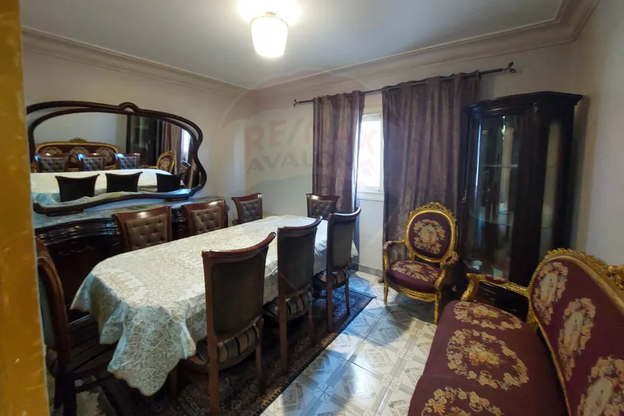 شقة للإيجار المفروش  150 م سموحة (خطوات من ميدان فيكتور عمانويل)