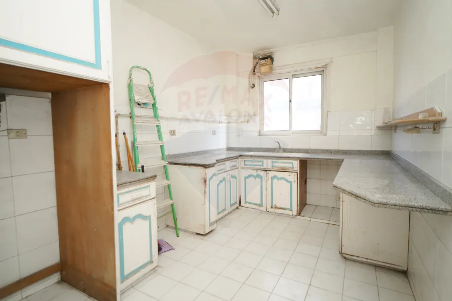 شقة للبيع 360 م رشدي (شارع سوريا)