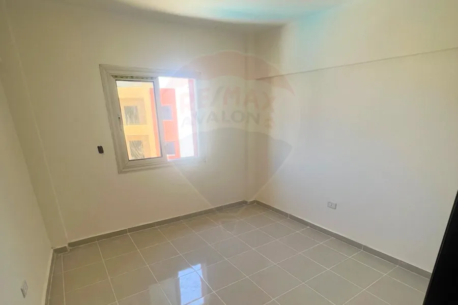 شاليه  + روف  للبيع الساحل (سيلا)