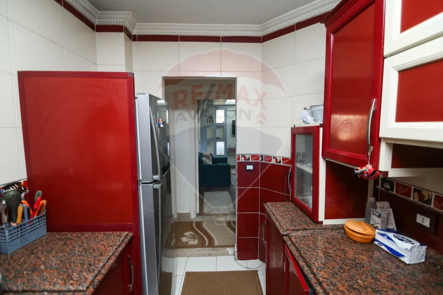 شقة للبيع 165 م الازاريطة (خطوات من الترام)