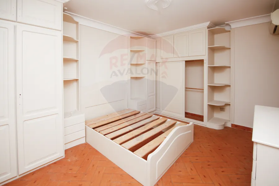 شقة للبيع 160 م سبورتنج (ش أحمد علام)