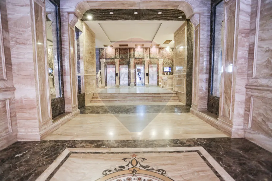 شقة للبيع 195 م زيزينيا ( ش مصطفي عبد الرازق  )