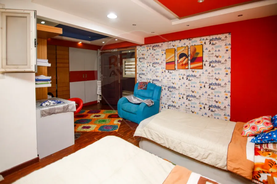 شقة للبيع 320 م السيوف (بجوار الشهر العقارى)