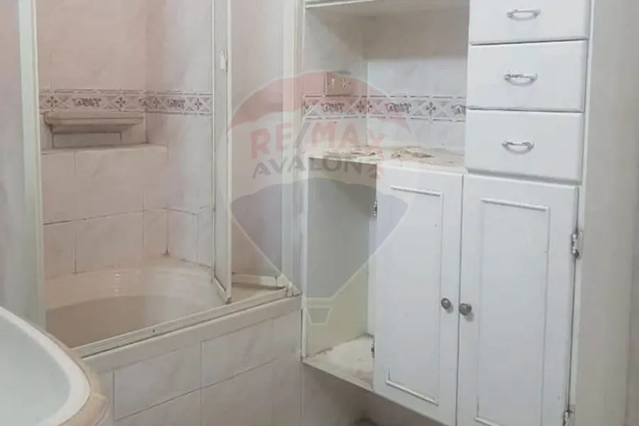 Apartment for sale 105 m Sporting (Directly on the tram)