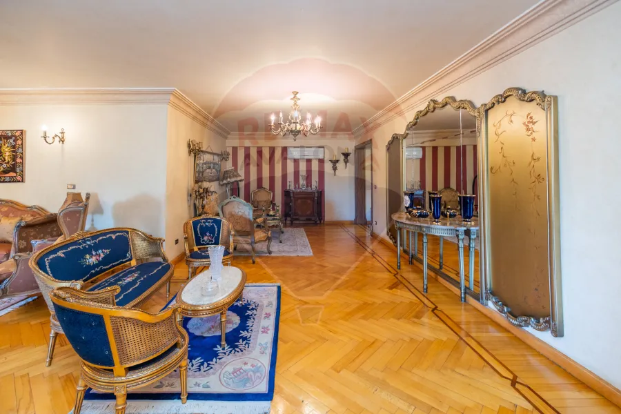 Apartment for sale 270 m Louran (El-Eqbal main st.)