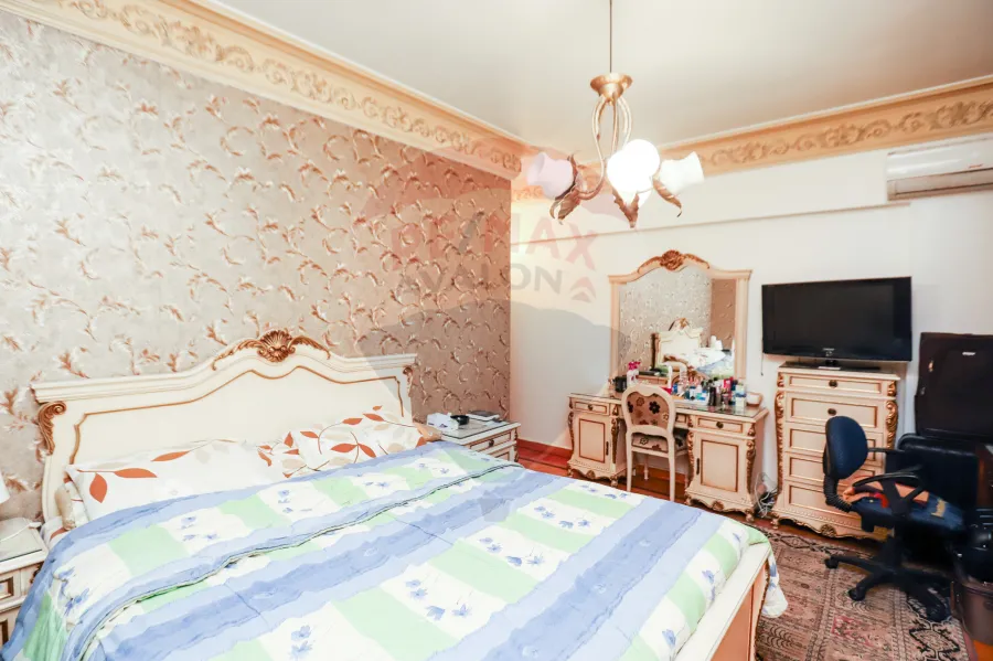 Apartment For Sale 270 m Sporting ( El Horeya St.)