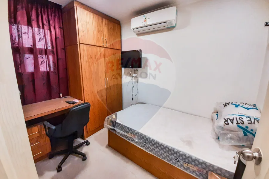 Furnished Studio For Rent 90 m El Azarita ( steps from the sea )