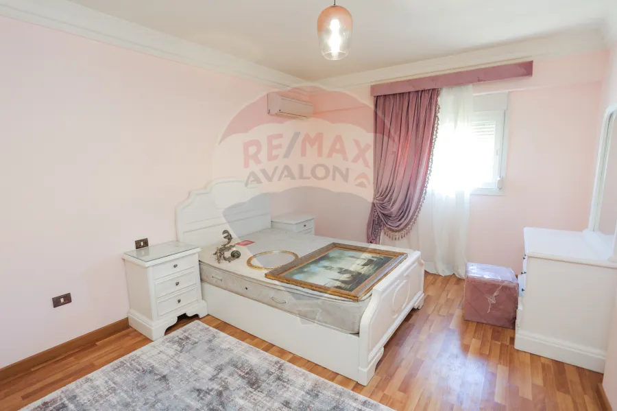 شقة للإيجار المفروش 345 م زيزينيا (أمام قصرالمجوهرات)