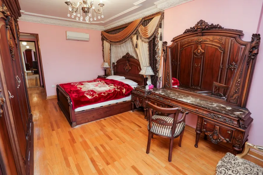 شقة للبيع 260 م سابا باشا (على البحر مباشرة)