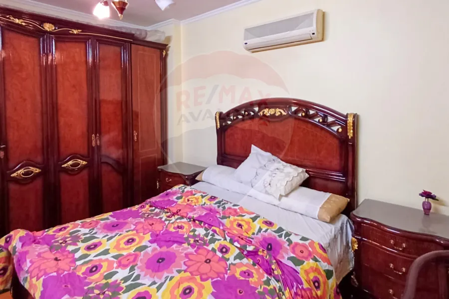 Apartment for rent 155 m Louran ( steps from El-Aqbal st. )