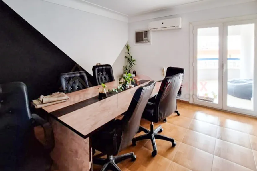 شقة للبيع 185 م زيزينيا (ش أبو قير - برج براند)