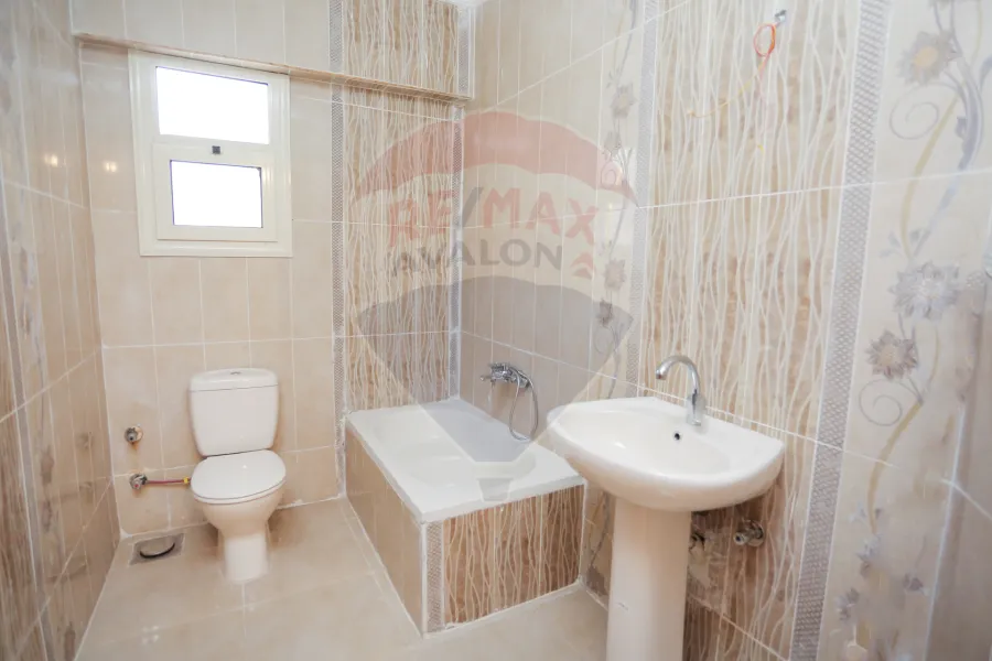 شقة للبيع 165 م سبورتنج (خطوات من نادى سبورتنج)