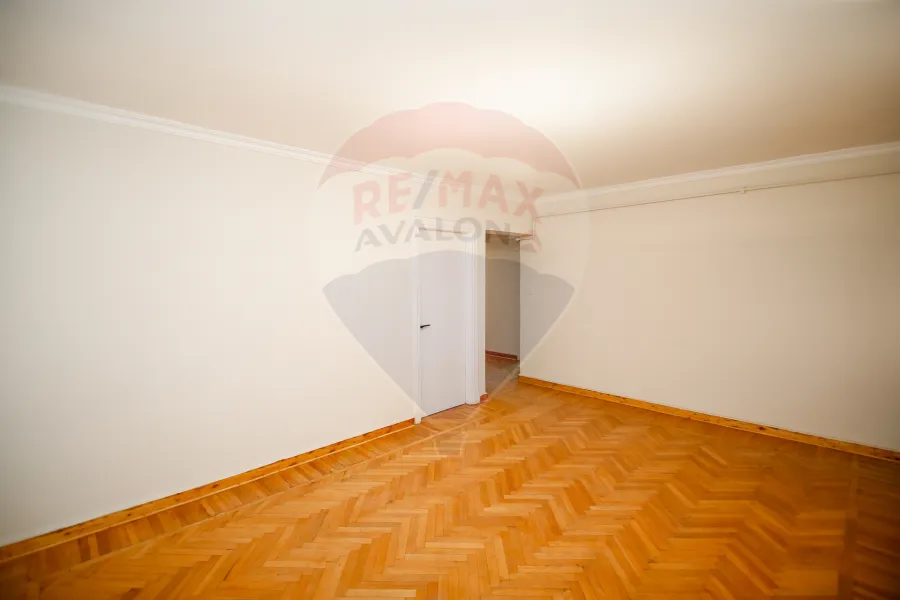 Apartment for sale 310 m net Latin District (Fouad St.- brand building)