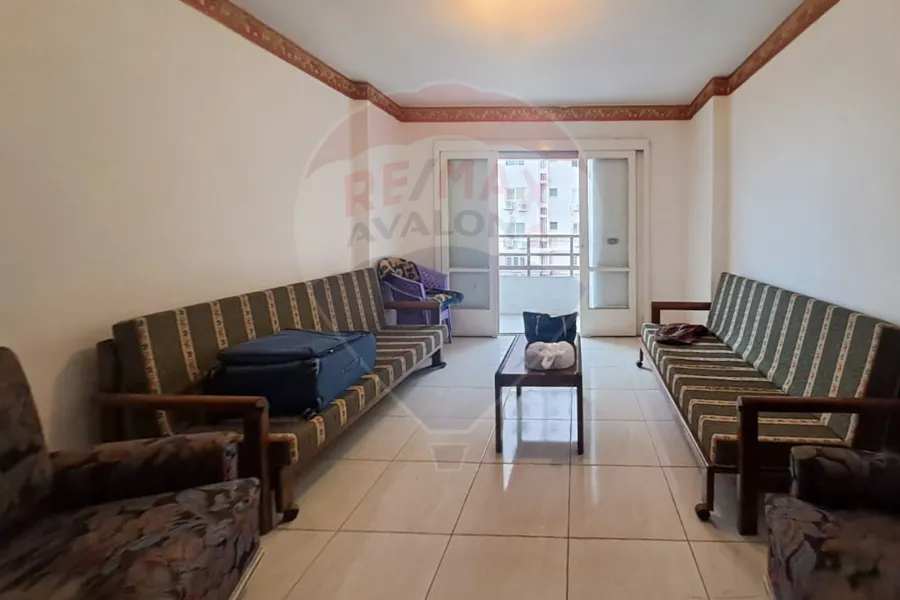 Apartment for sale 100 m Saba Basha (directly on the sea)