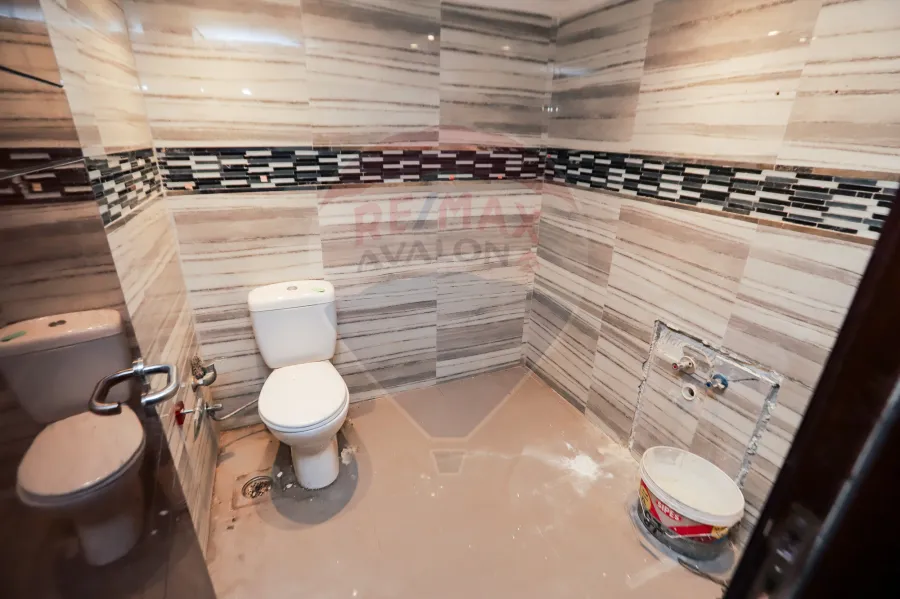 Shop for rent 260 m Stanly (Sec Num from the sea )