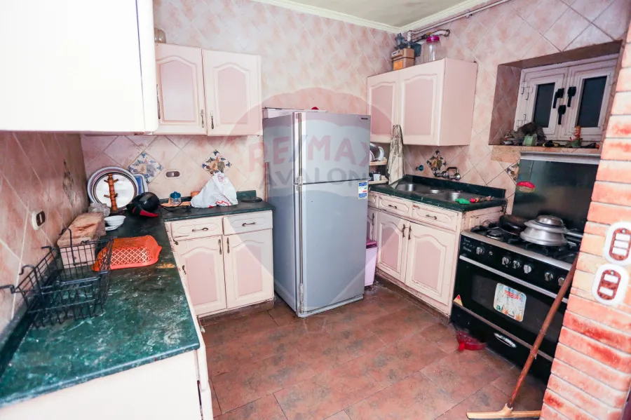 شقه للبيع 134 م سيدي جابر ( أعلى سيتي سكوير مول - علي البحر مباشرة - الابراج الاستثماريه )