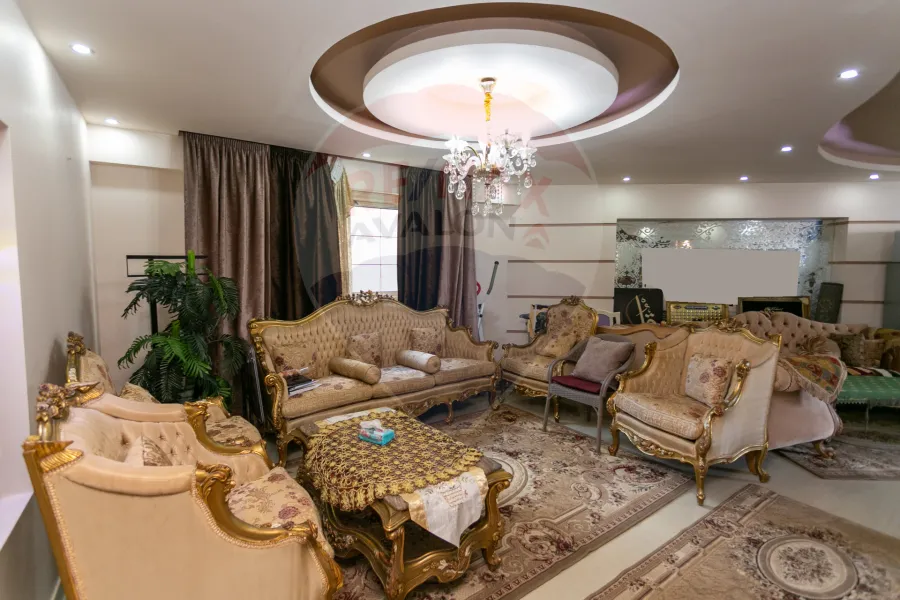 شقة للبيع 267 م سموحة (ش 14 مايو)