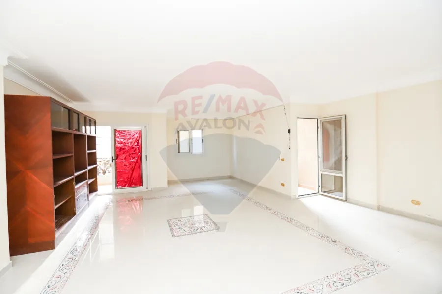 Duplex for rent 215 m Stanly ( Sec Num Branched from the sea )