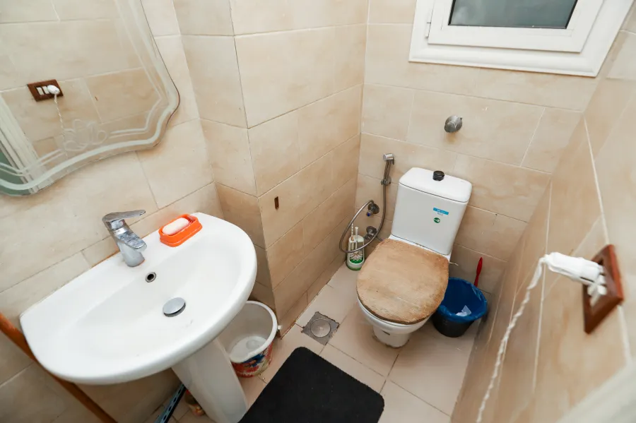 شقة للبيع 135م سموحة ( بجوار مستشفي الاندلسية )