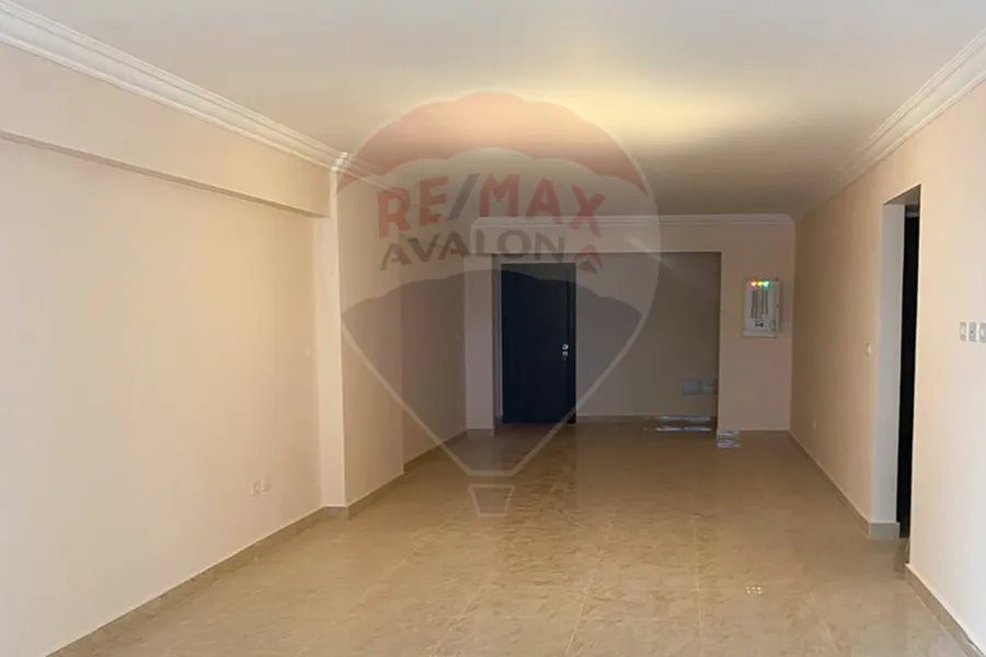 شقه للايجار 202 م سموحه  ( جراند فيو )