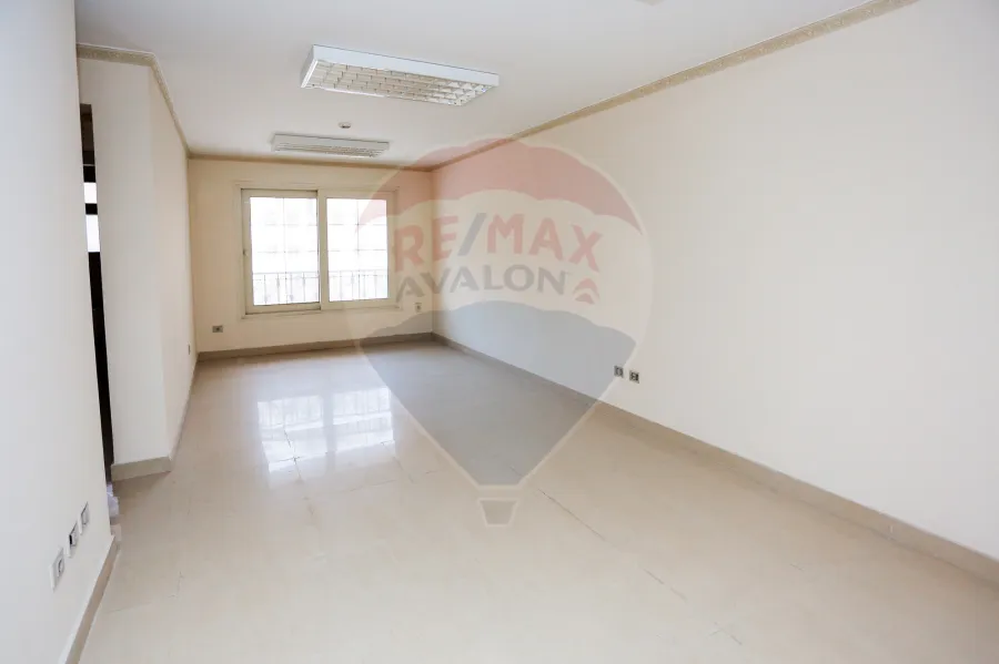 ميزانين للإيجار825 م سموحة (ش فوزى معاذ الرئيسى - خطوات من ميدان على بن أبى طالب)