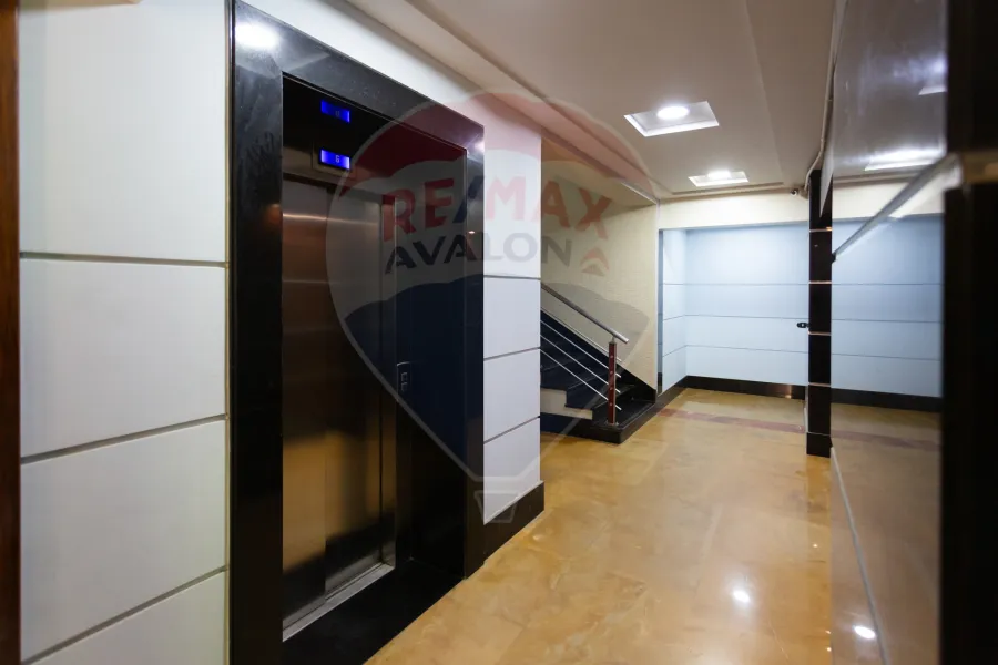 شقة مرخصة للبيع 295 م كفر عبده (متفرع من ش معروف الرصافة)