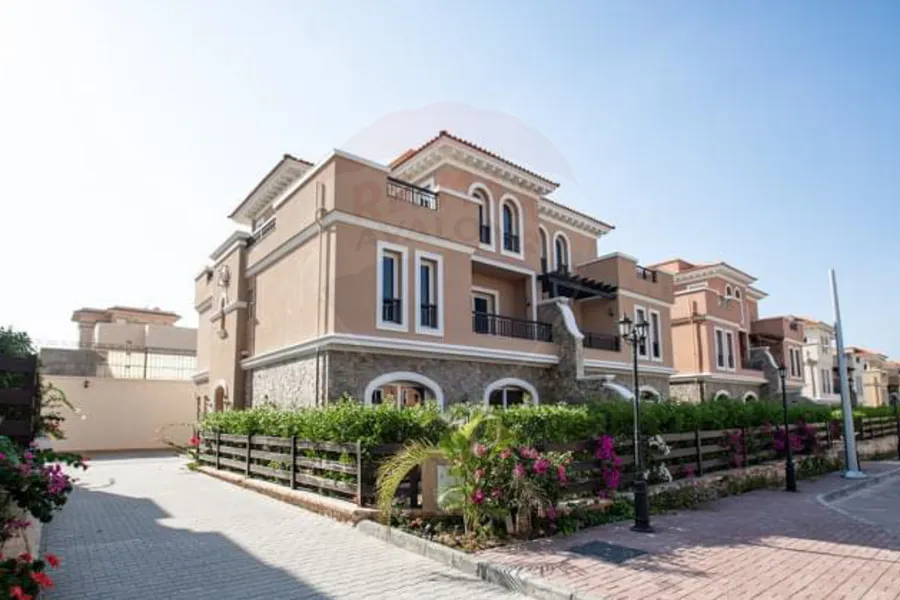 فيلا توين هاوس  للبيع  320 م  الكينج ماريوت (كمباوند جيوار )