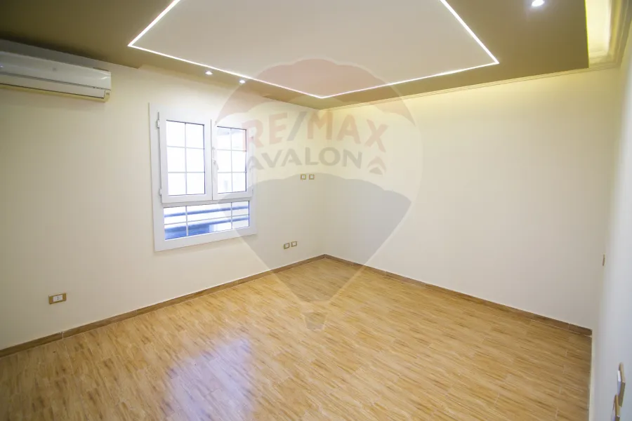 Apartment for sale 225 m Stanley (Steps from the sea - Stanley Towers) - 9,000,000 EGP