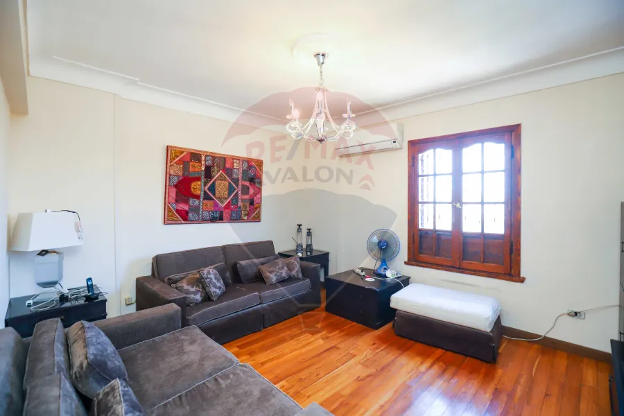 شقه للبيع 218 م جليم ( ش ابو قير مباشره )