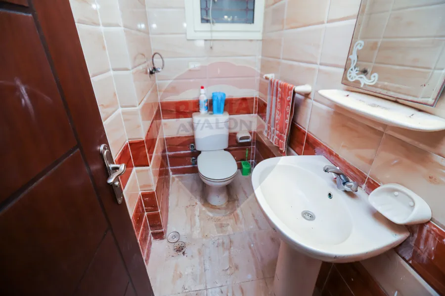 Apartment for sale 160 m Sidi Gaber (El-Mosher St Steps From Sea -Tram Station)