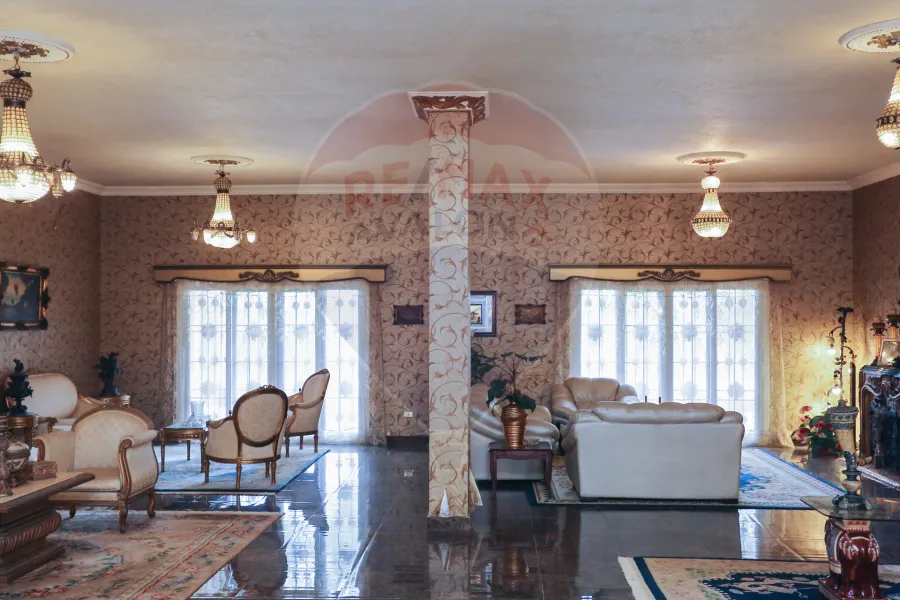 فيلا للبيع 4,000 م كينج مريوط (أمام كومباوند كينج هايتس)