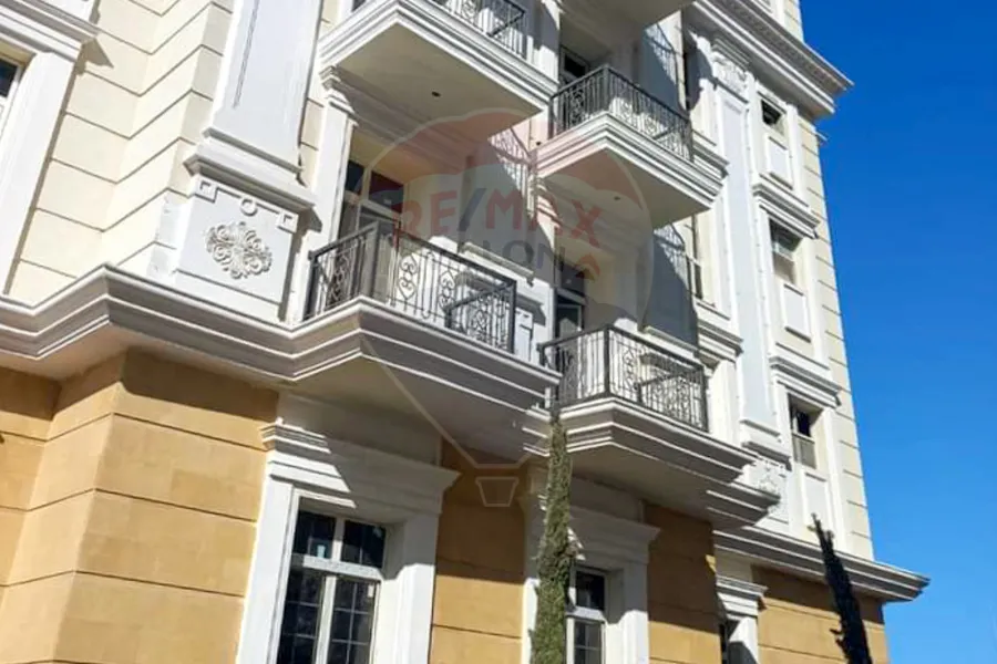 شقة للبيع (الحي اللاتينى بحري طريق - العلمين)  135 م