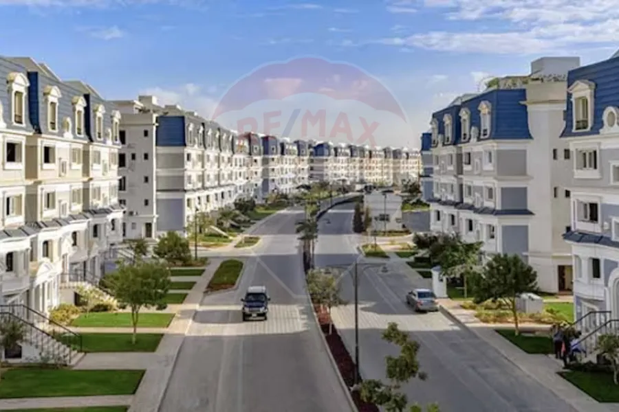 أي فيلا + حديقة للبيع 217 م التجمع الخامس (كومباوند ماونتن فيو)