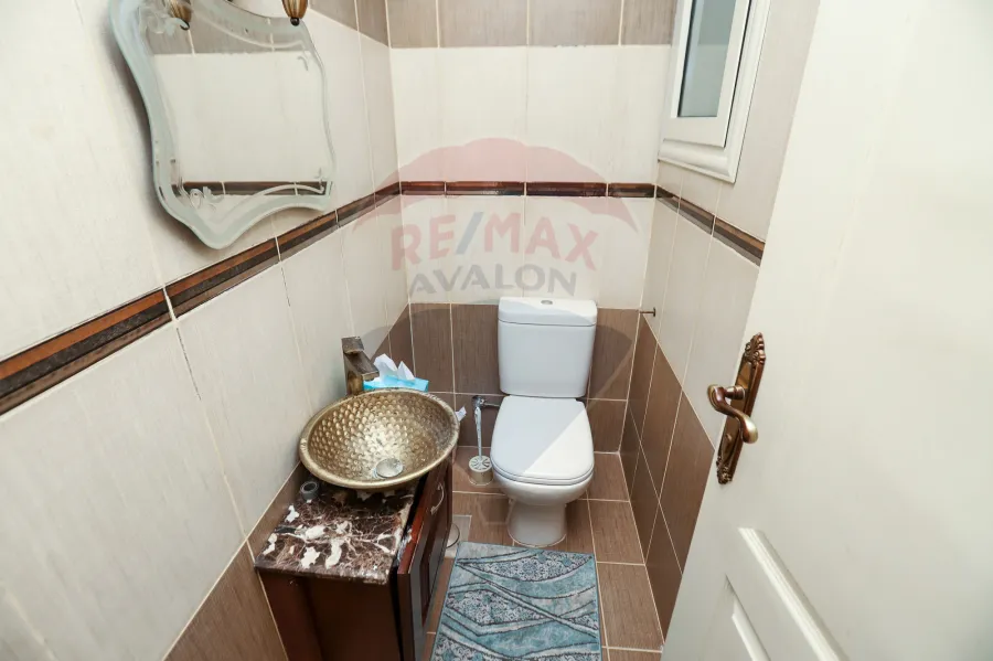 شقة للبيع 144 م سموحة (شارع الرياده - فيو بيتك في النادي )