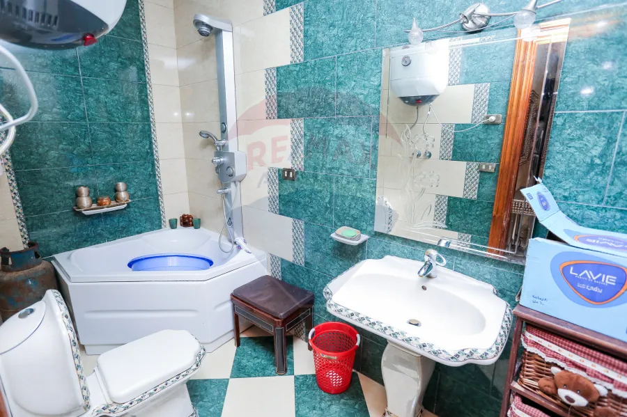 شقه للبيع 135 م جناكليس (خلف سنترال فتح)