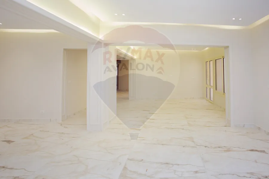 Apartment for sale 215 m Louran (third number from the sea)