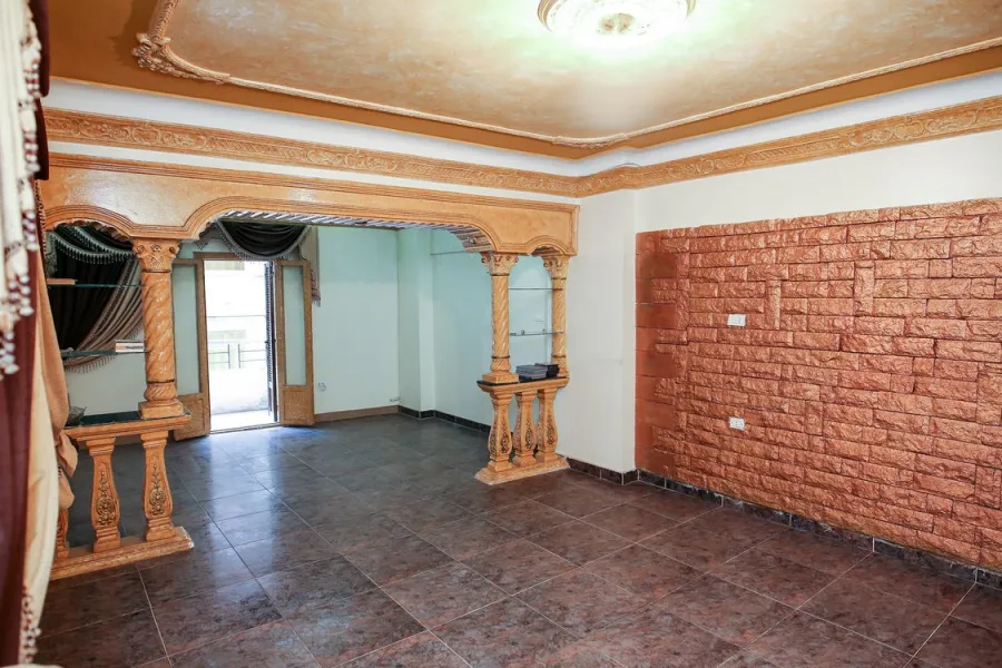 شقة للبيع 170م العصافرة بحري (متفرع من البحر)