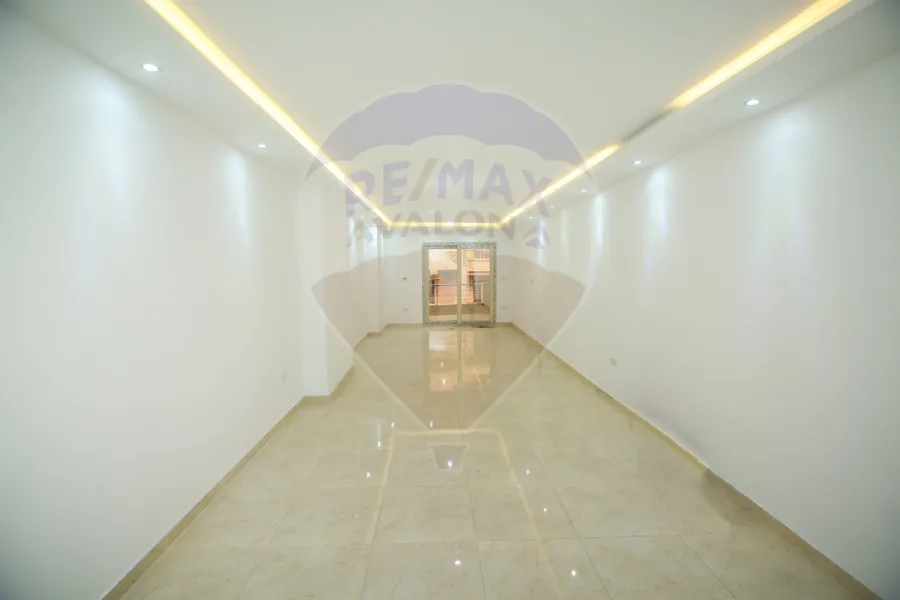 شقة مرخصة للبيع  210 م جليم ( خطوات من البحر و الترام )