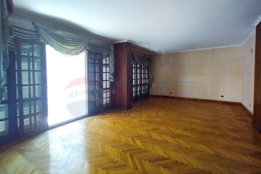 شقة للبيع 200 م مصطفى كامل (ش كيروسيز مول)