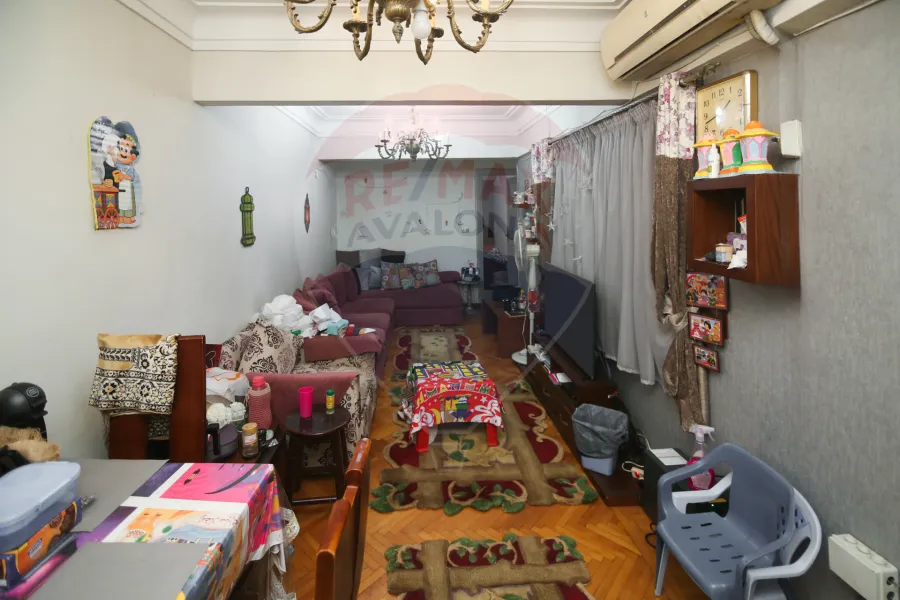 شقة للبيع 300 م سيدي جابر (خطوات من البحر)