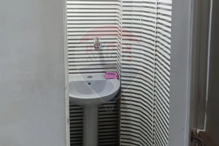 محل للبيع 28 م رشدي (متفرع من ش ابو قير)