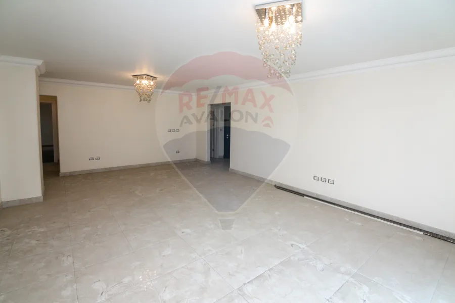 قة للبيع 223 م سموحة (انطونيادس سيتى)