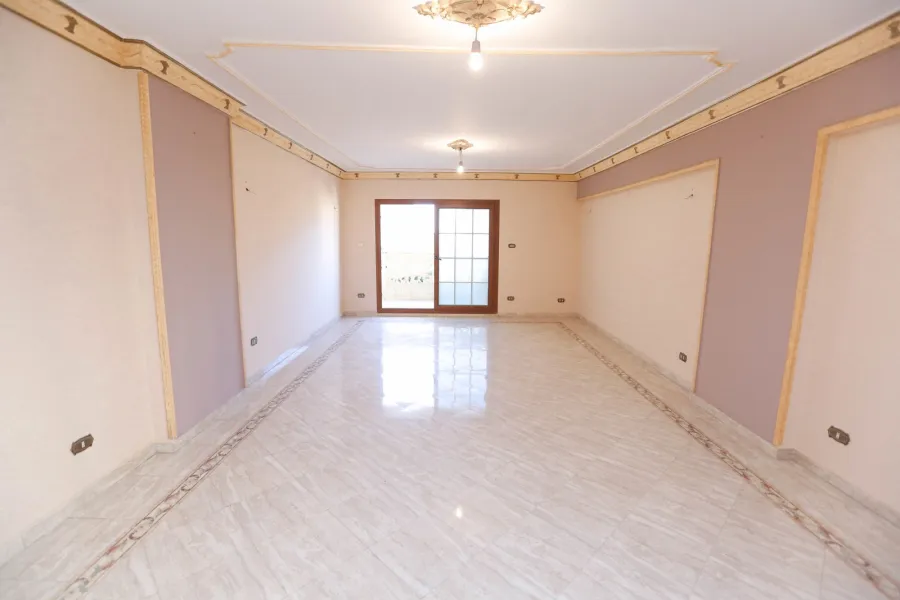 شقة للبيع 260م وابور المياه (ش محمد مسعود)