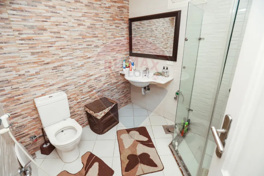 شقة للبيع 220 م سموحه ( تقسيم القضاه )