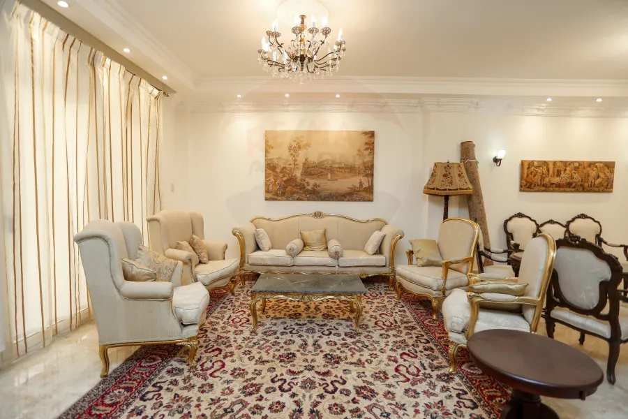 ڤيلا منفصلة للبيع الكينج (كومباوند الصفوة)  -  500 م