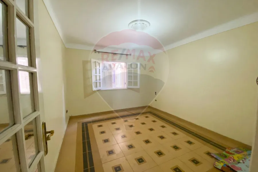 شقة للبيع 165 م جليم (ش أحمد فتحى) - 4,000,000 ج